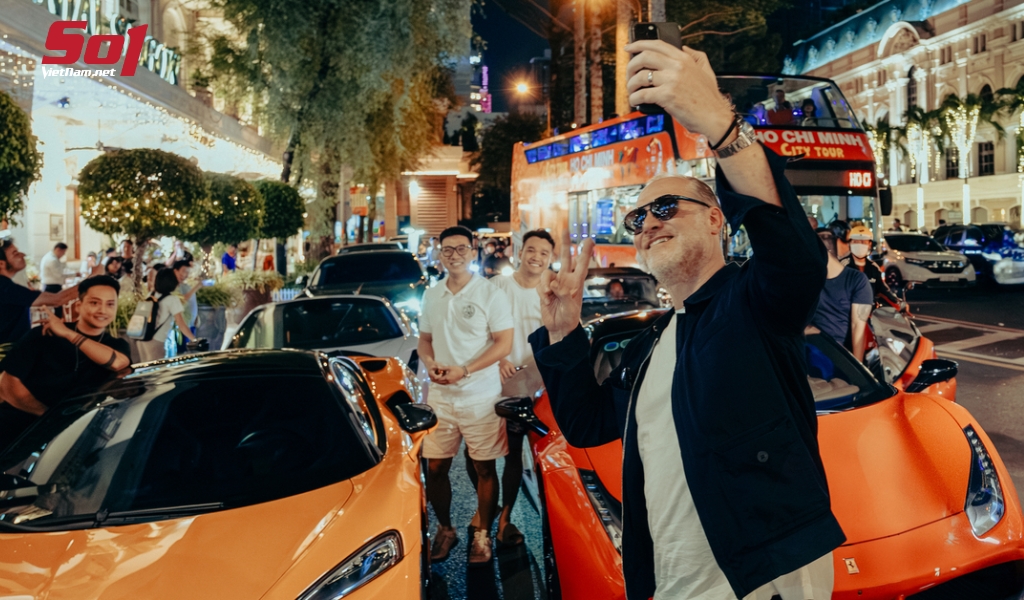 Founder Gumball 3000 - Maximillion Cooper checkin tại Sài Gòn - TP.HCM cho hành trình phượt Đông Nam Á