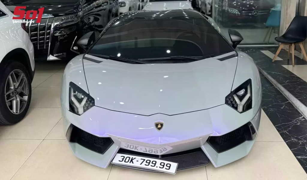 Lamborghini Aventador biển thần tài tứ quý 30K-799.99